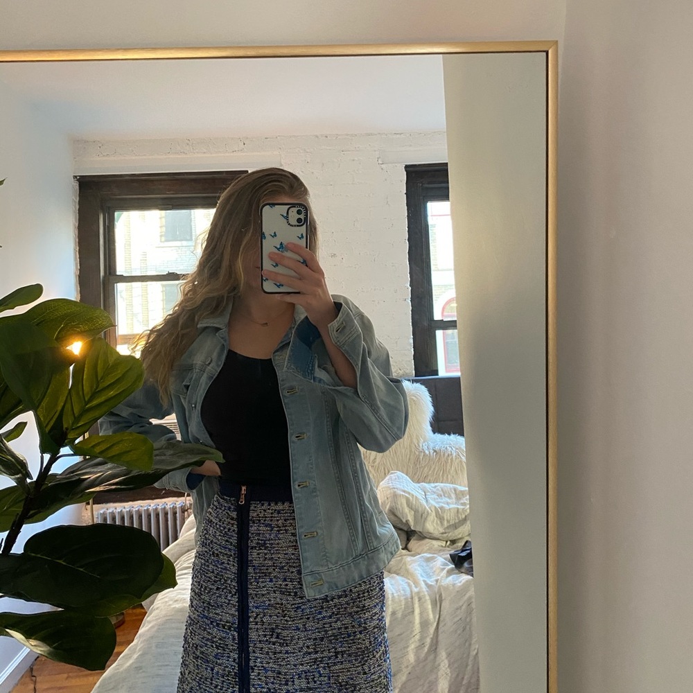 Express super soft, light-wash denim jacket